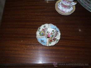 Vêtements Poupée Espagnole Classique: Tacita con plato para muñecas ,porcelana años 30